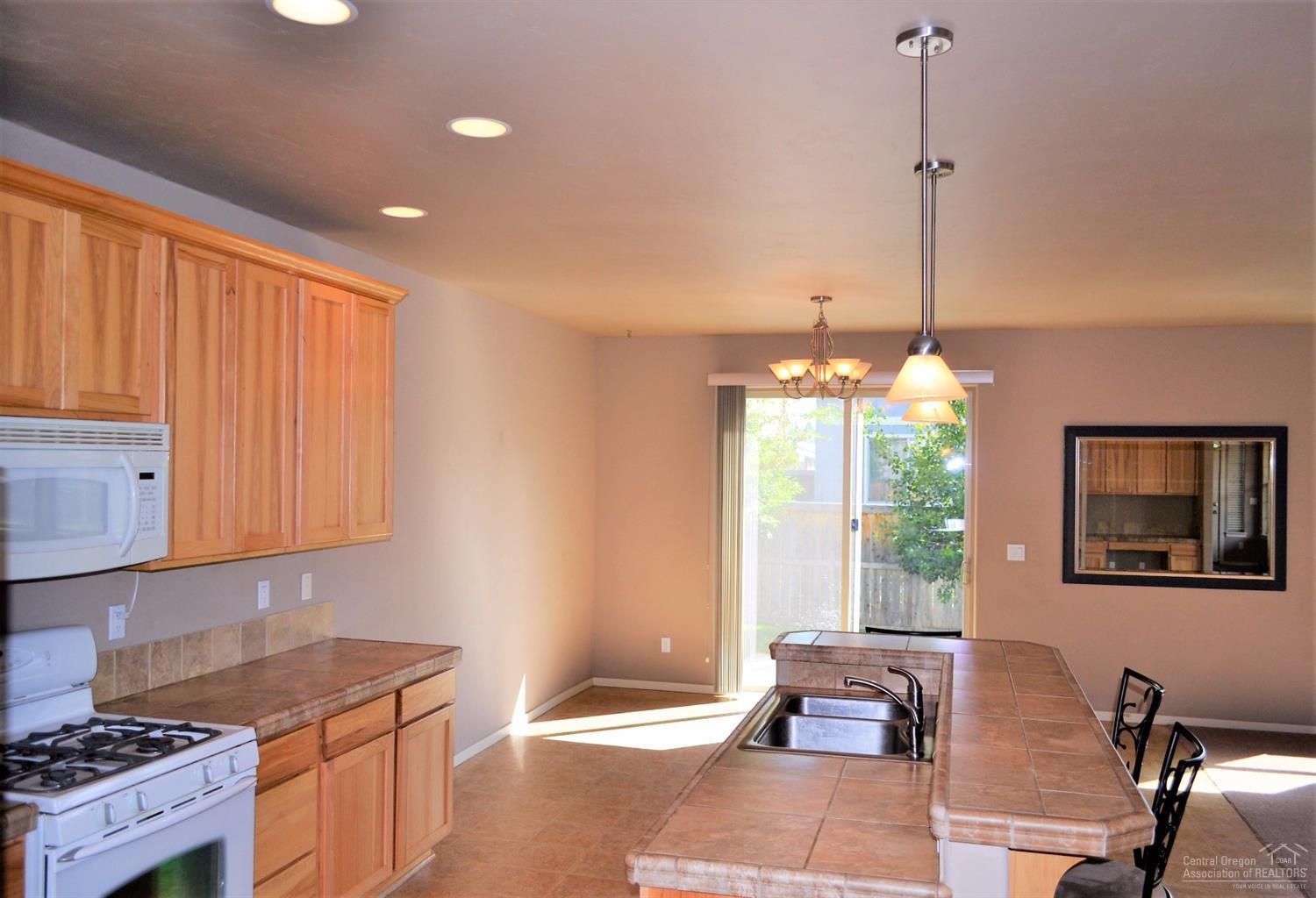 21153 Ritz Place Bend, OR 97702 - Photo 5 of 25 Additional Photo