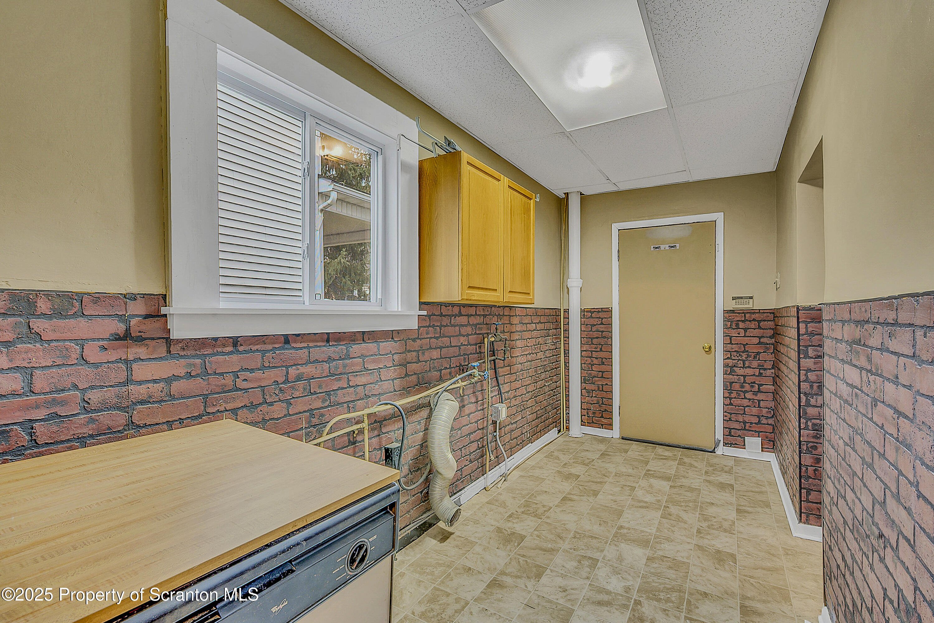 2819 Birney Avenue Scranton, PA 18505 - Photo 5 of 20 a bathroom with a sink and a bathtub