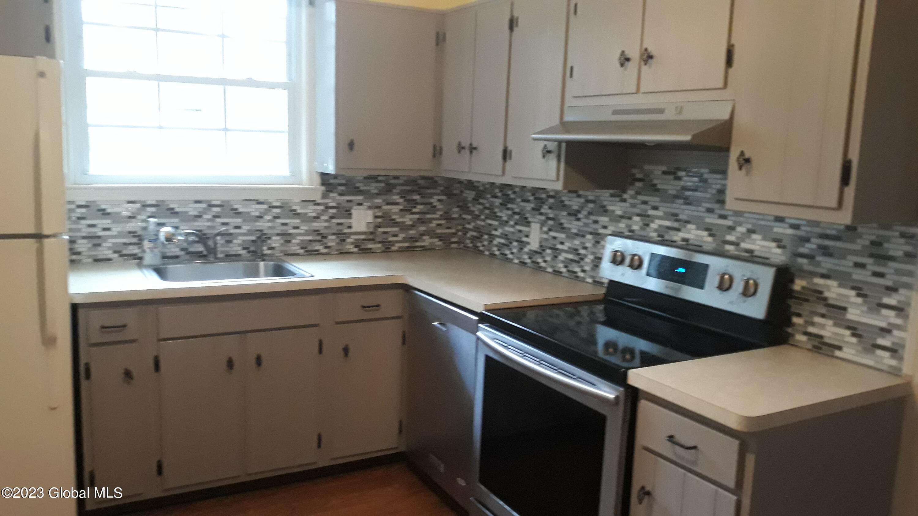 2 Douglas Road Bethlehem, NY 12054 - Photo 5 of 30 20230122_141500