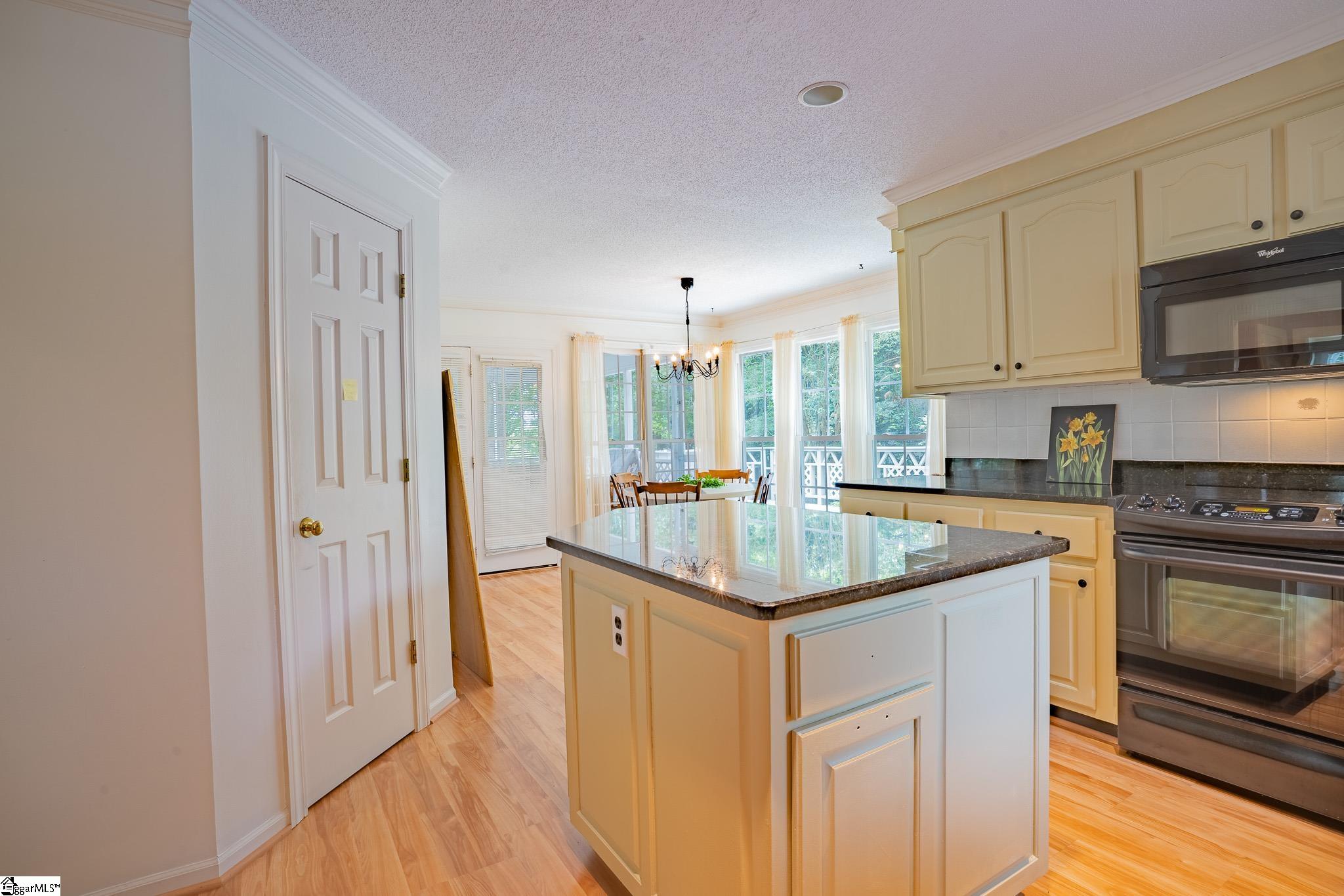 102 Woodside Crossing Greenville, SC 29607 - Photo 10 of 32