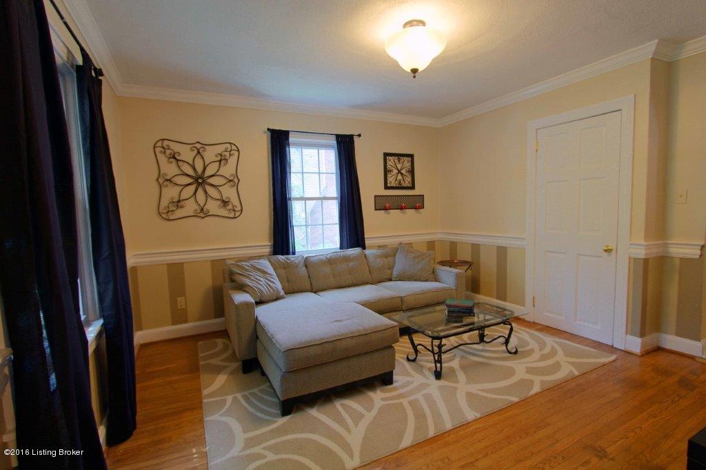 3076 University Road Louisville, KY 40206 - Photo 5 of 43 05 Living Room
