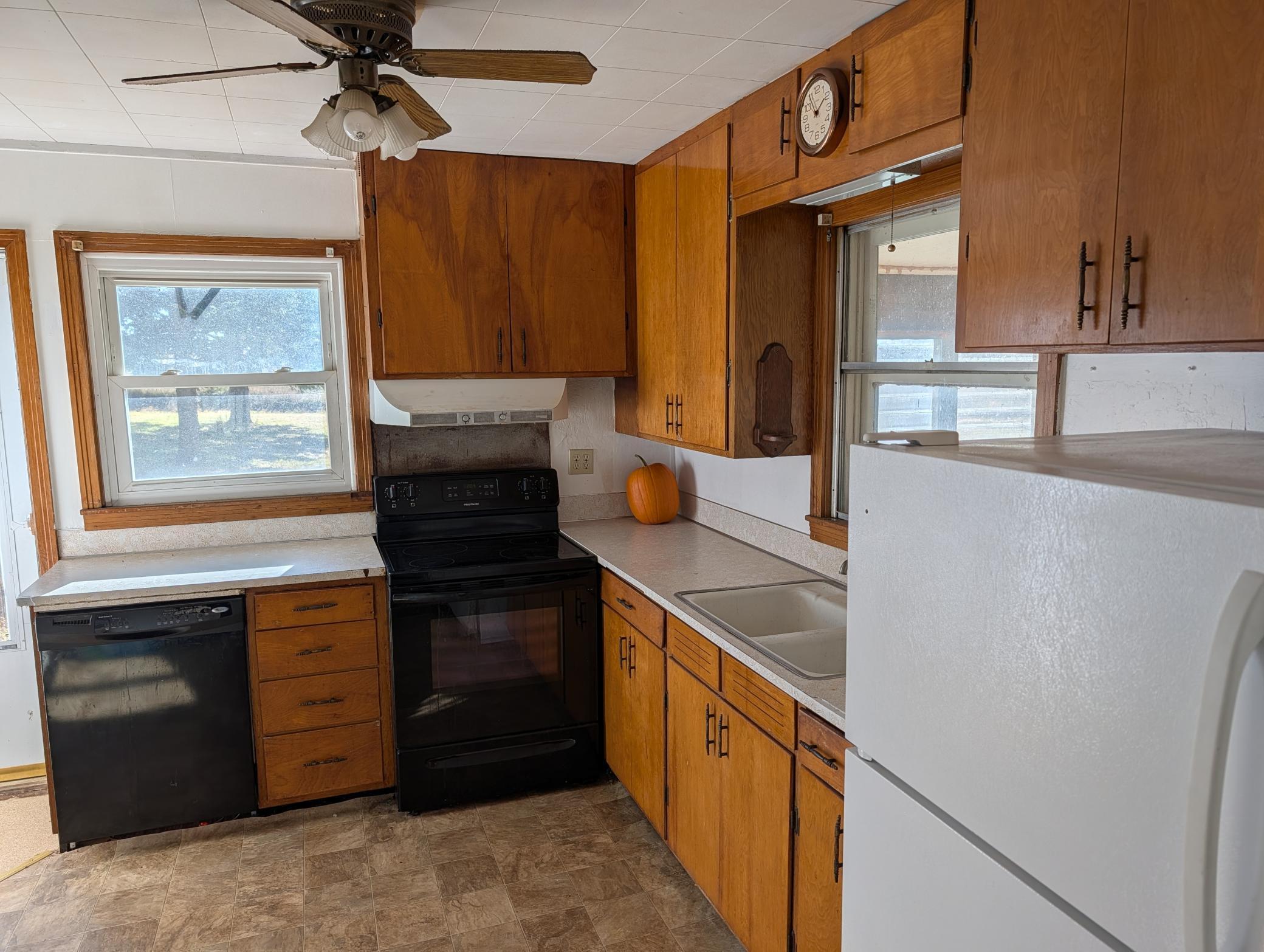 908 West State Street Kiester, MN 56051 - Photo 9 of 23