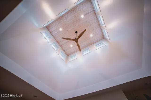 $595,000 | 78 Snowy Egret Court, Minnesott Beach, NC 28510