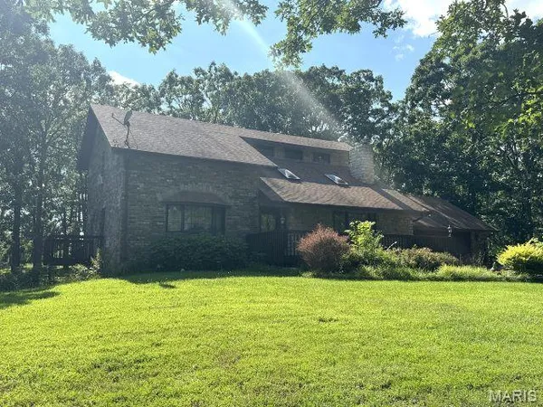$525,000 | 31625 Old Highway 5, Eldridge, MO 65463
