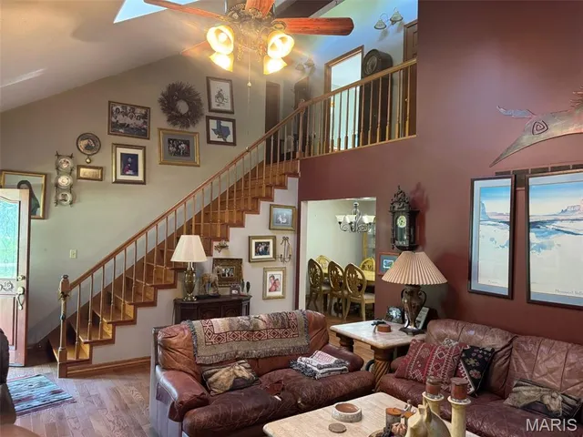 $525,000 | 31625 Old Highway 5, Eldridge, MO 65463