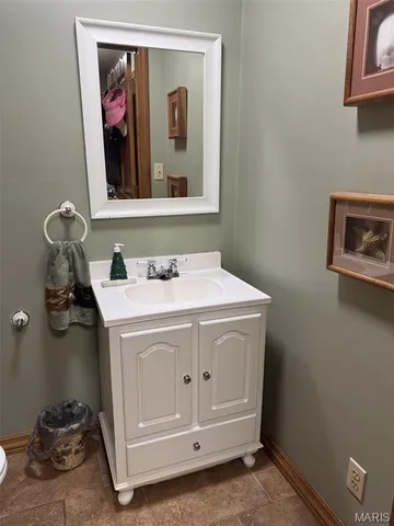 $525,000 | 31625 Old Highway 5, Eldridge, MO 65463