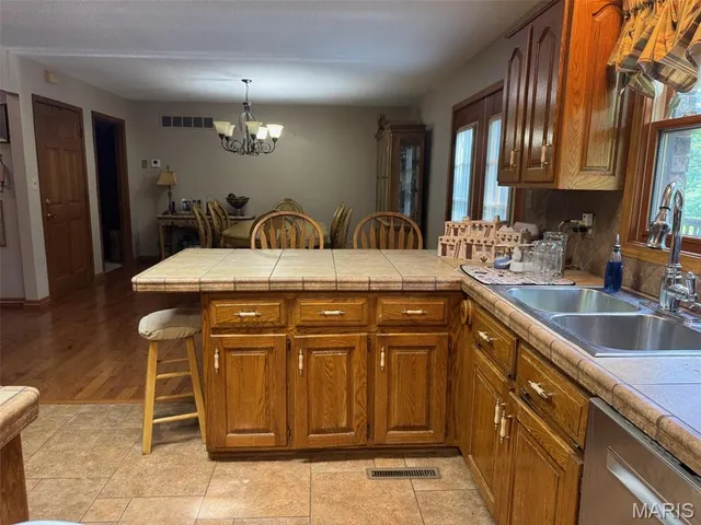 $525,000 | 31625 Old Highway 5, Eldridge, MO 65463