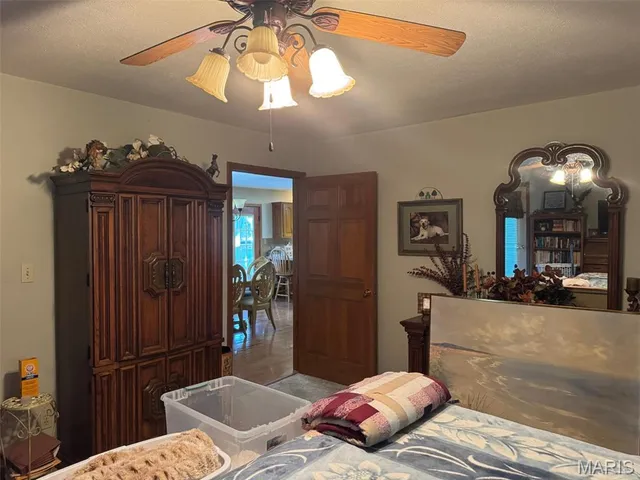 $525,000 | 31625 Old Highway 5, Eldridge, MO 65463