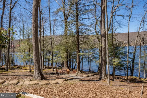 $2,390,000 | 2411 Lake Shore Drive, Oakland, MD 21550