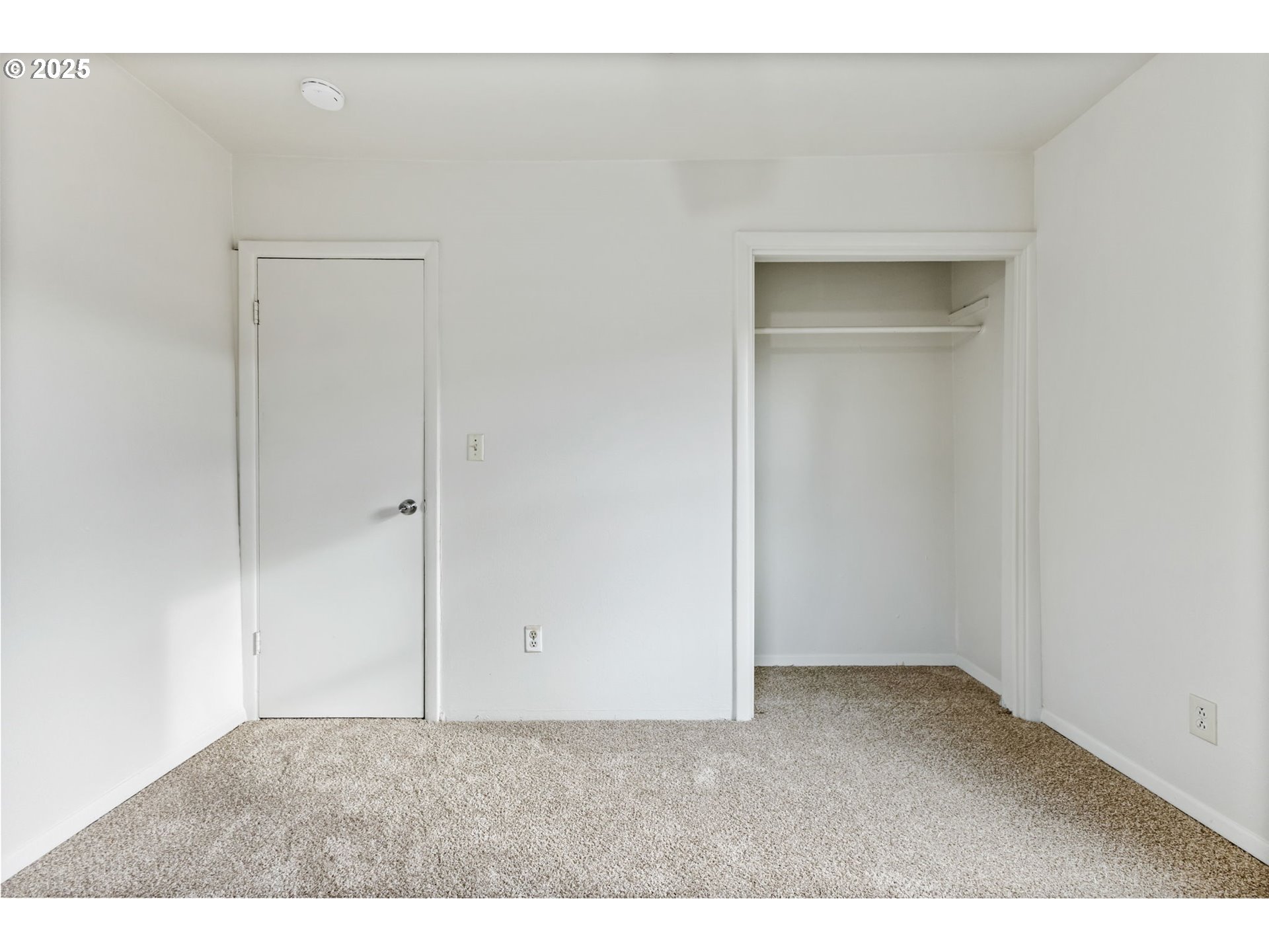 1141 Southeast Lewis Street Dallas, OR 97338 - Photo 15 of 20 a view of an empty room