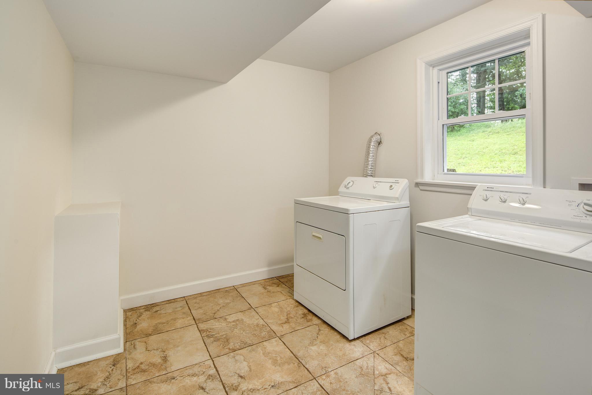 12908 Gaffney Road Silver Spring, MD 20904 - Photo 17 of 29 Mud Room/Laundry Room