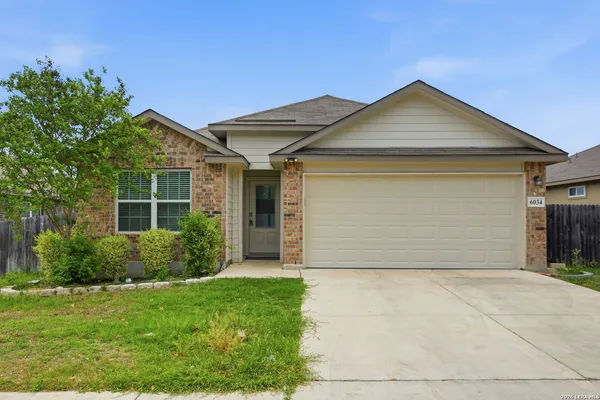 $1,800 | 6034 Palmetto Way, San Antonio, TX 78253