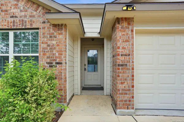 $1,800 | 6034 Palmetto Way, San Antonio, TX 78253