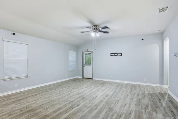 $1,800 | 6034 Palmetto Way, San Antonio, TX 78253