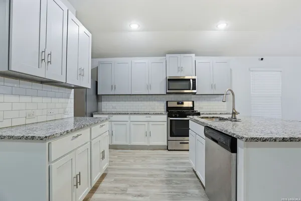 $1,800 | 6034 Palmetto Way, San Antonio, TX 78253