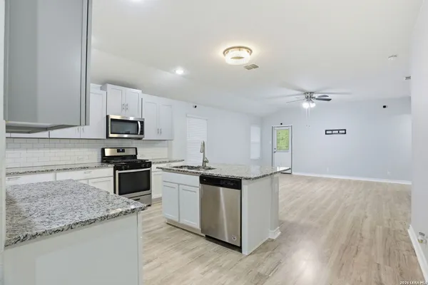 $1,800 | 6034 Palmetto Way, San Antonio, TX 78253