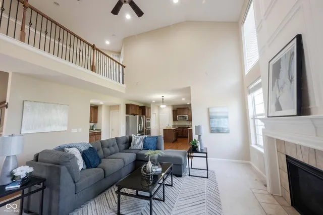 $2,800 | 13086 Avon Cross Way, Fishers, IN 46037