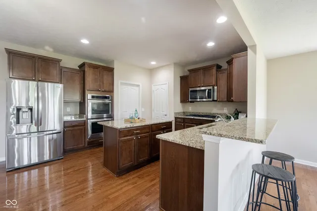 $2,800 | 13086 Avon Cross Way, Fishers, IN 46037