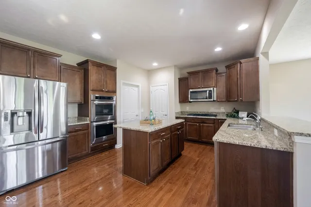 $2,800 | 13086 Avon Cross Way, Fishers, IN 46037