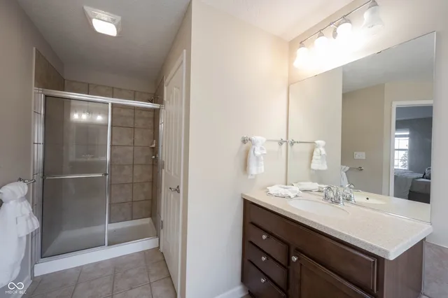 $2,800 | 13086 Avon Cross Way, Fishers, IN 46037