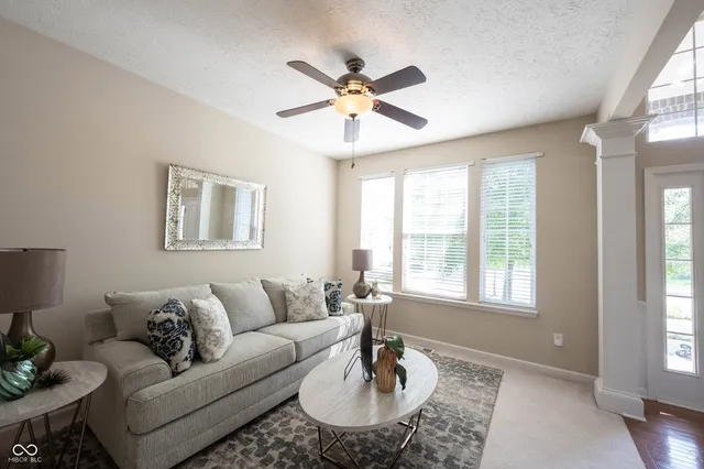 $2,800 | 13086 Avon Cross Way, Fishers, IN 46037