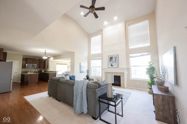 $2,800 | 13086 Avon Cross Way, Fishers, IN 46037