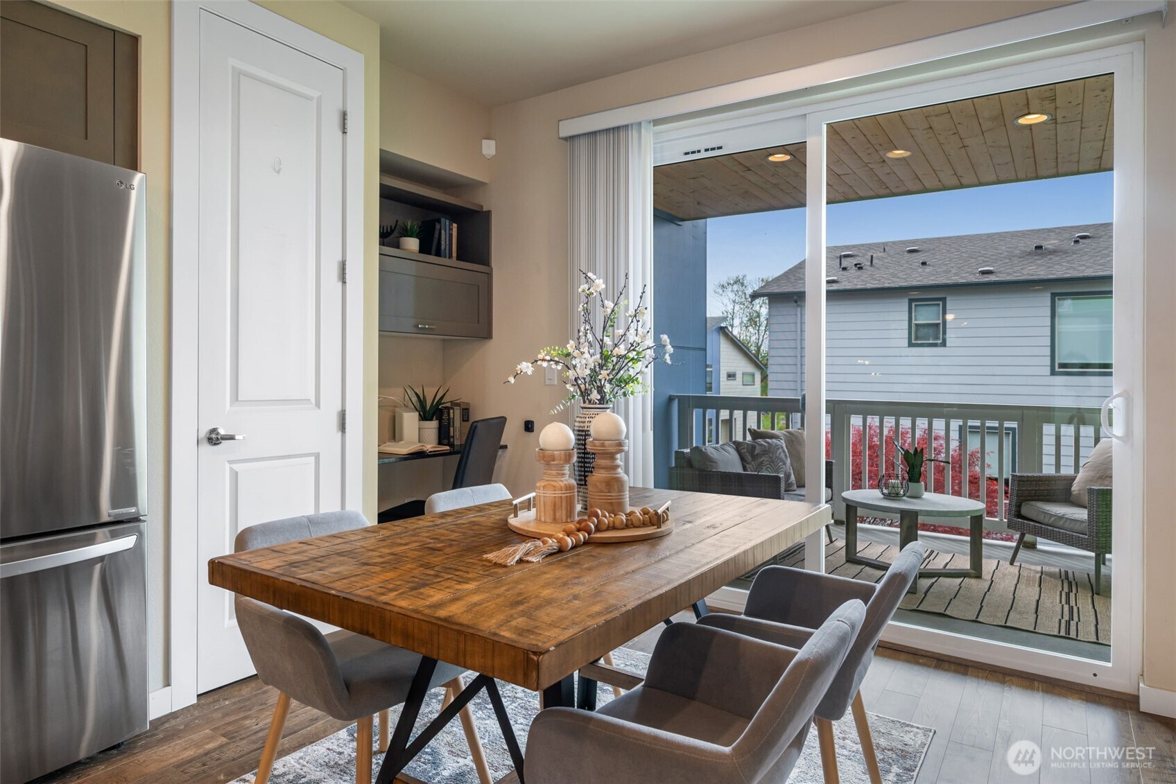 9725 10th Place Southwest Seattle, WA 98106 - Photo 15 of 40