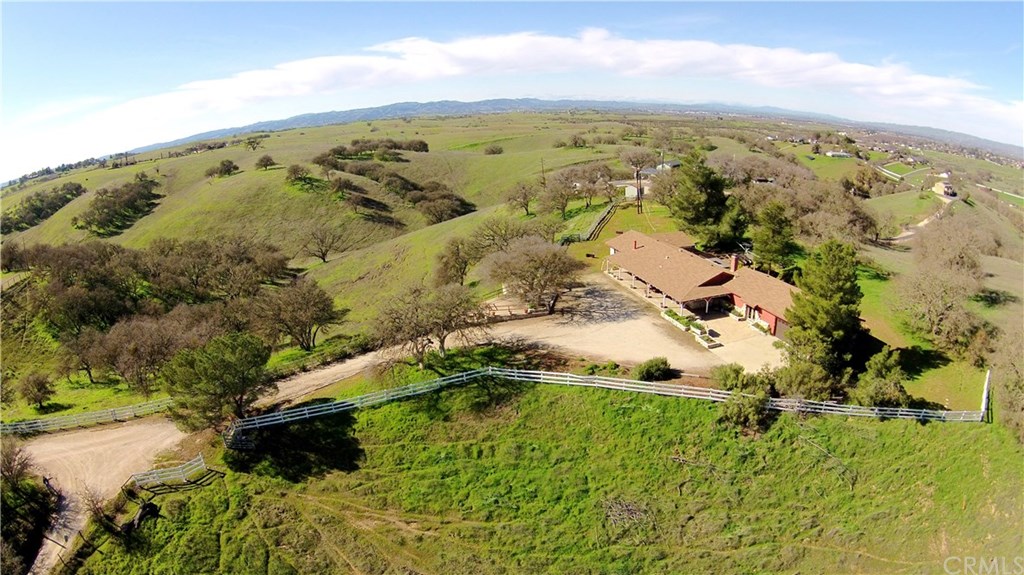 7830 Blue Moon Road Paso Robles, CA 93446 - Photo 11 of 74 Gallery Image 11