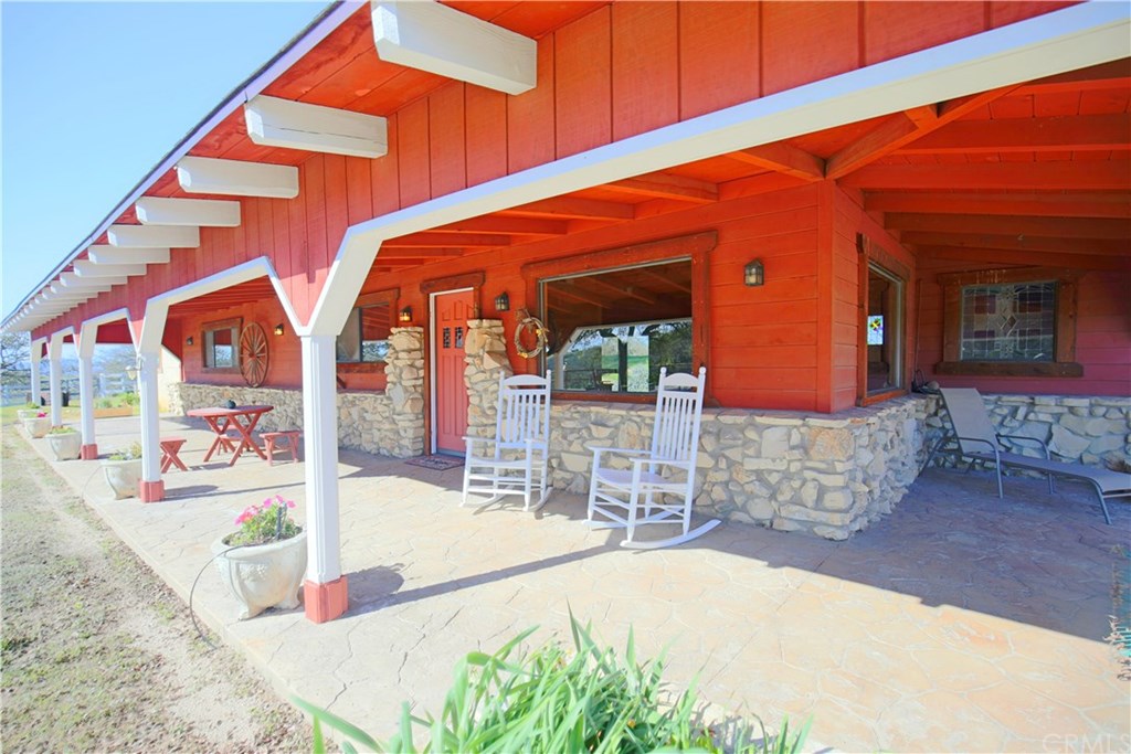 7830 Blue Moon Road Paso Robles, CA 93446 - Photo 3 of 74 Gallery Image 3
