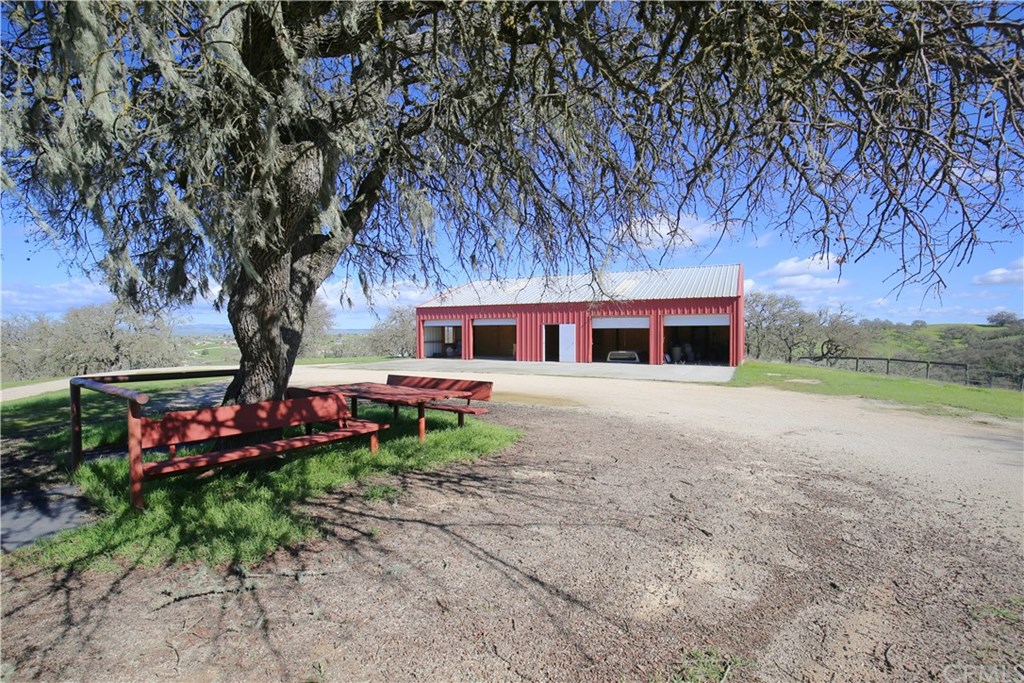 7830 Blue Moon Road Paso Robles, CA 93446 - Photo 9 of 74 Gallery Image 9