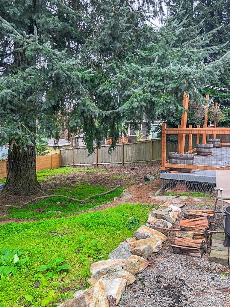 1917 Edmonds Avenue Northeast Renton, WA 98056 - Photo 19 of 21 Gallery Image 19