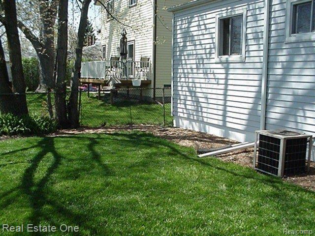1919 Princeton Road Berkley, MI 48072 - Photo 9 of 24 Backyard