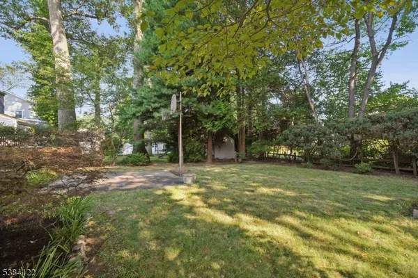 $650,000 | 20 Kew Drive, Springfield, NJ 07081