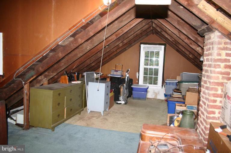 913 Arran Road Baltimore, MD 21239 - Photo 20 of 29 Expandable Attic