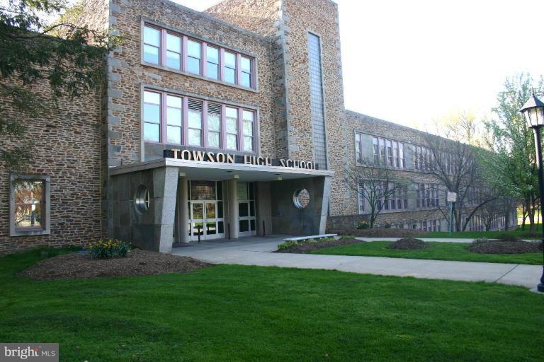 913 Arran Road Baltimore, MD 21239 - Photo 26 of 29 Towson Senior High