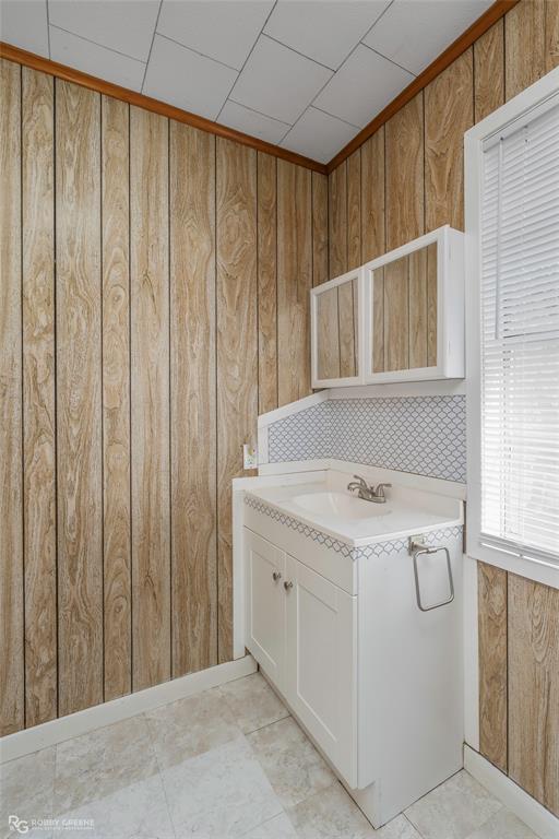 121 Willow Street Heflin, LA 71039 - Photo 35 of 39 a utility room with dryer and washer