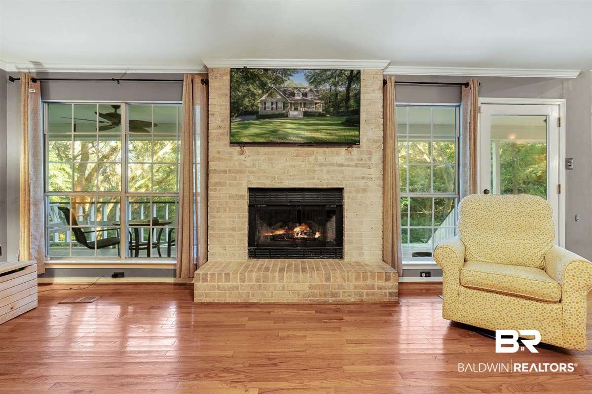 1920 Foxfire Road Mobile, AL 36618 - Photo 11 of 28