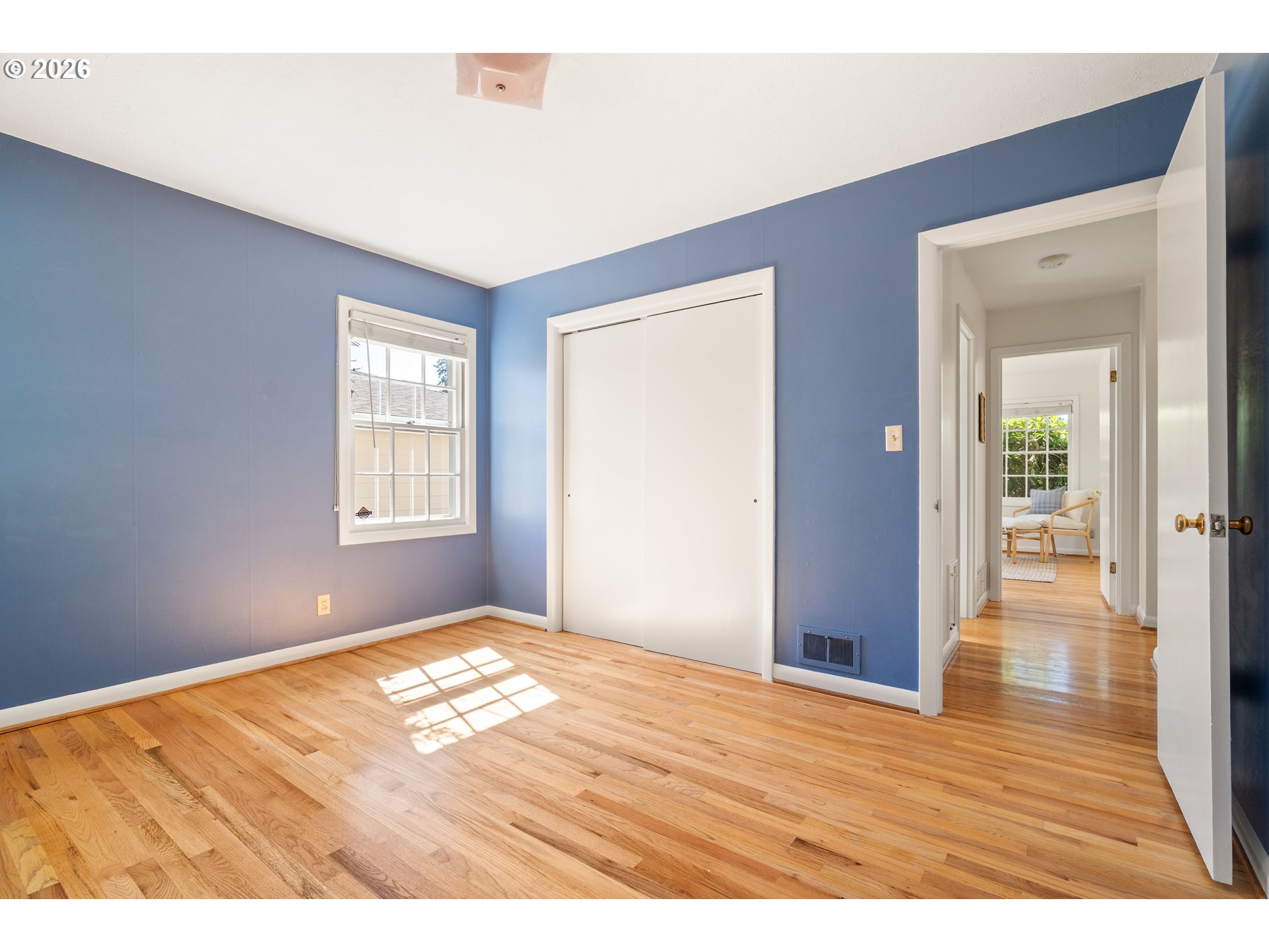7541 Northeast Alameda Street Portland, OR 97213 - Photo 18 of 35 a view of an empty room and window