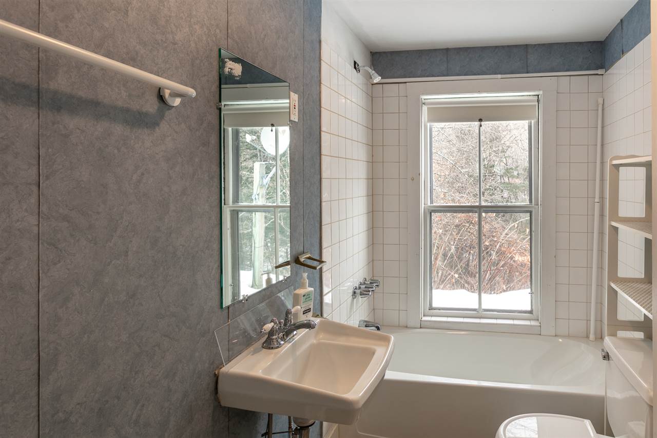 224 Sawnee Bean Road Thetford, VT 05075 - Photo 4 of 23