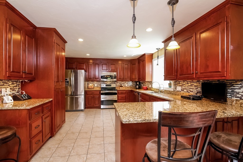 157 Brandywine Road Franklin, MA 02038 - Photo 3 of 28 Gallery Image 3