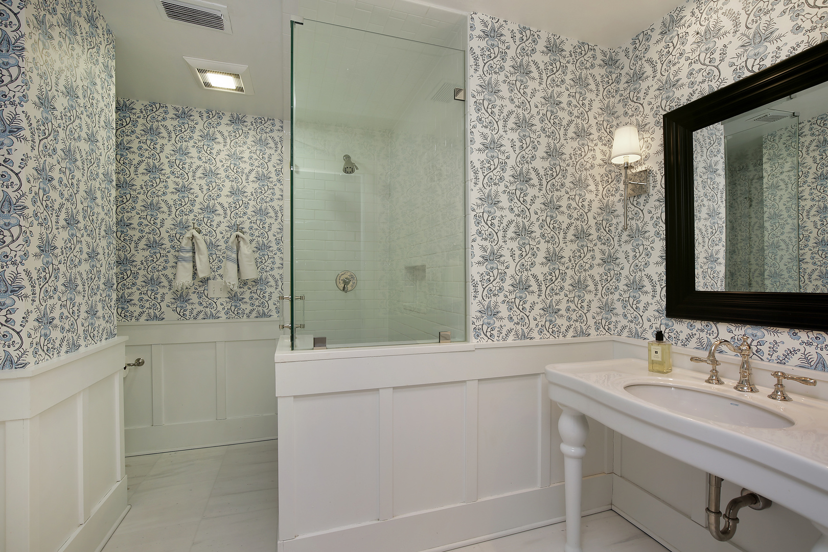 2734 Sheridan Road Evanston, IL 60201 - Photo 15 of 24