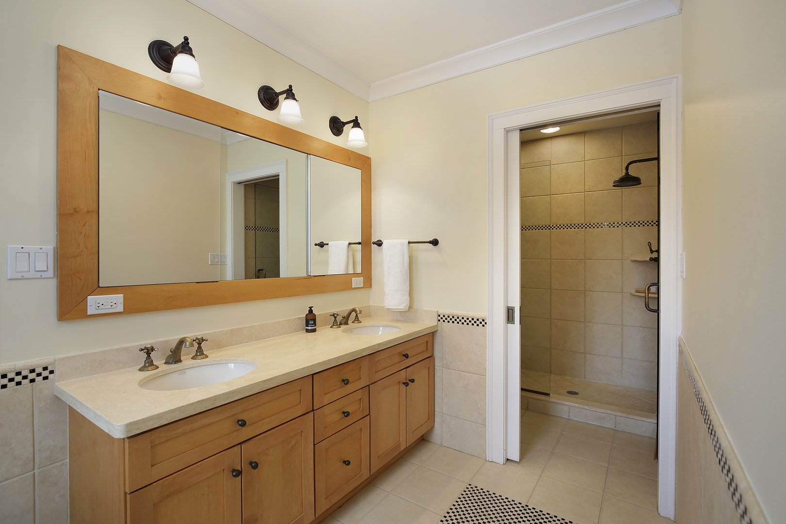 2734 Sheridan Road Evanston, IL 60201 - Photo 18 of 24