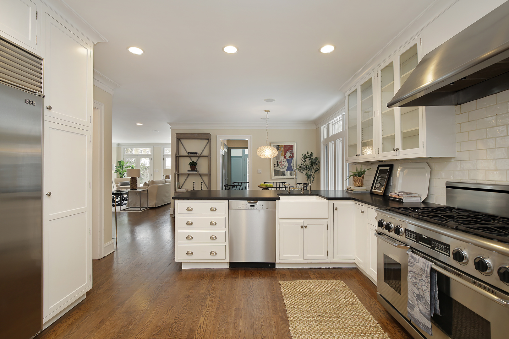 2734 Sheridan Road Evanston, IL 60201 - Photo 8 of 24