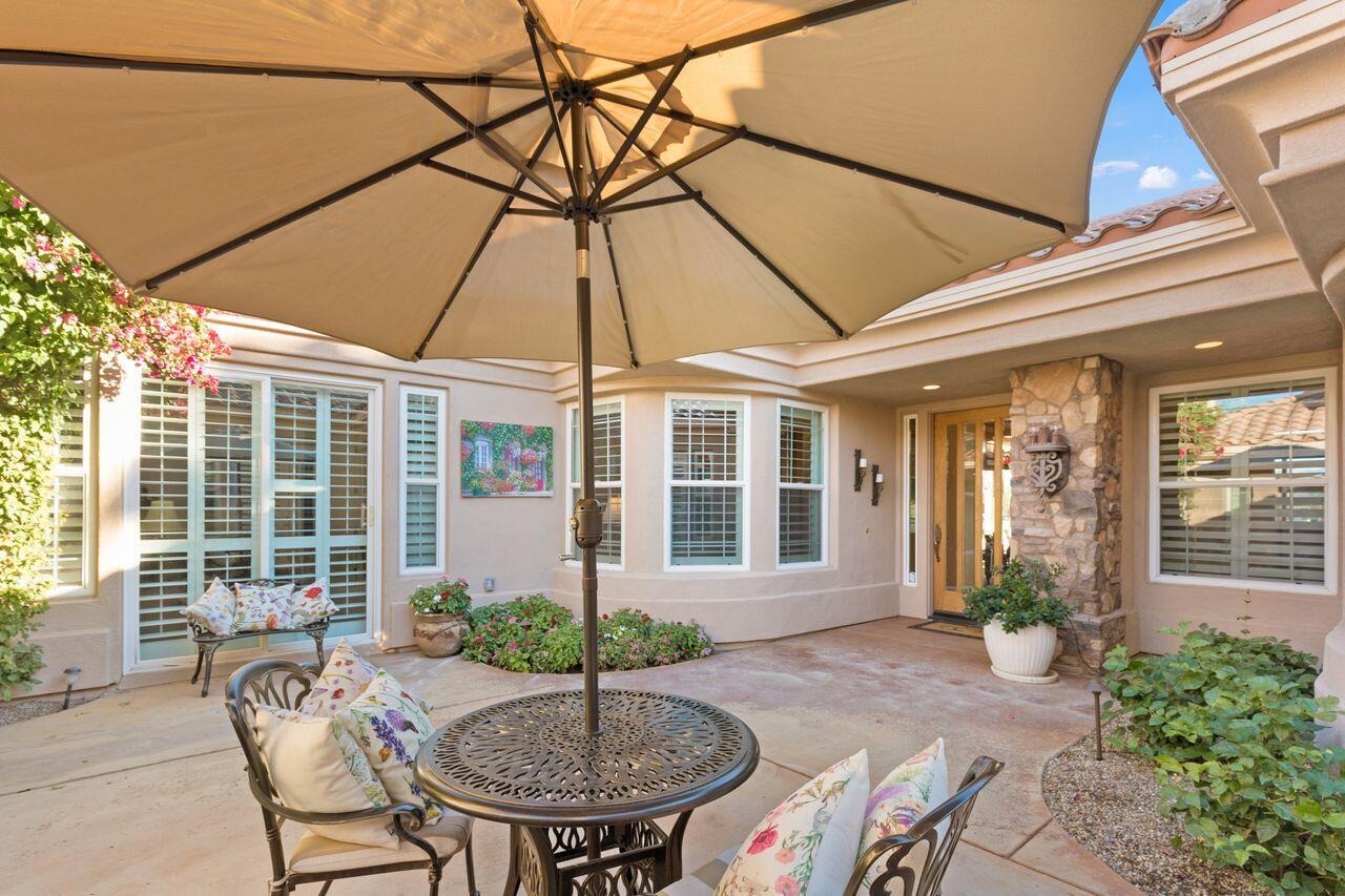 20 Vista Encantada Rancho Mirage, CA 92270 - Photo 4 of 37 a house view with a seating space