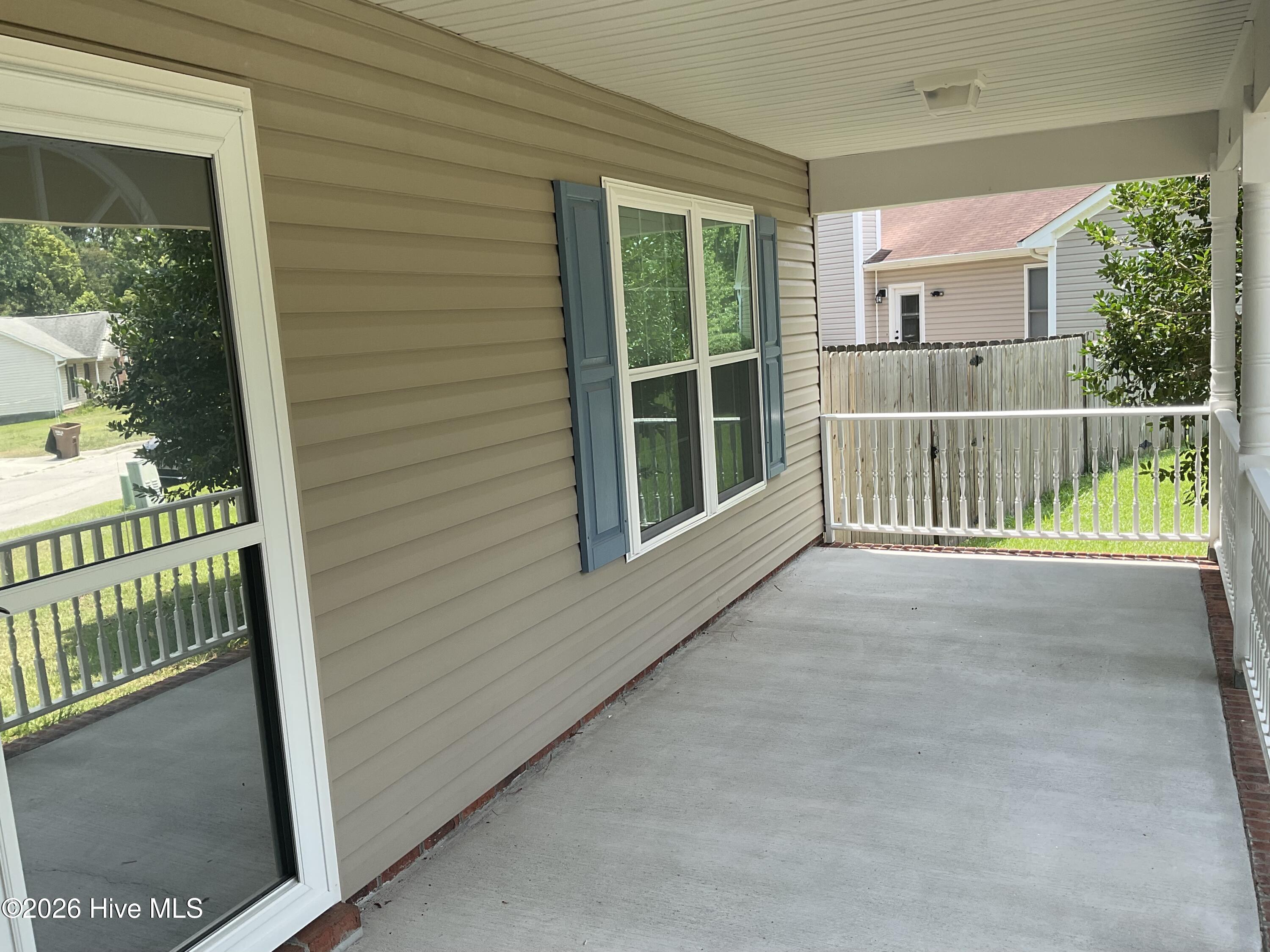 529 Raintree Road Jacksonville, NC 28540 - Photo 2 of 27 Front Porch