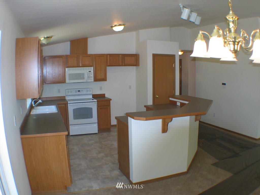 2116 Whiteman Road Southwest Lakebay, WA 98349 - Photo 4 of 11