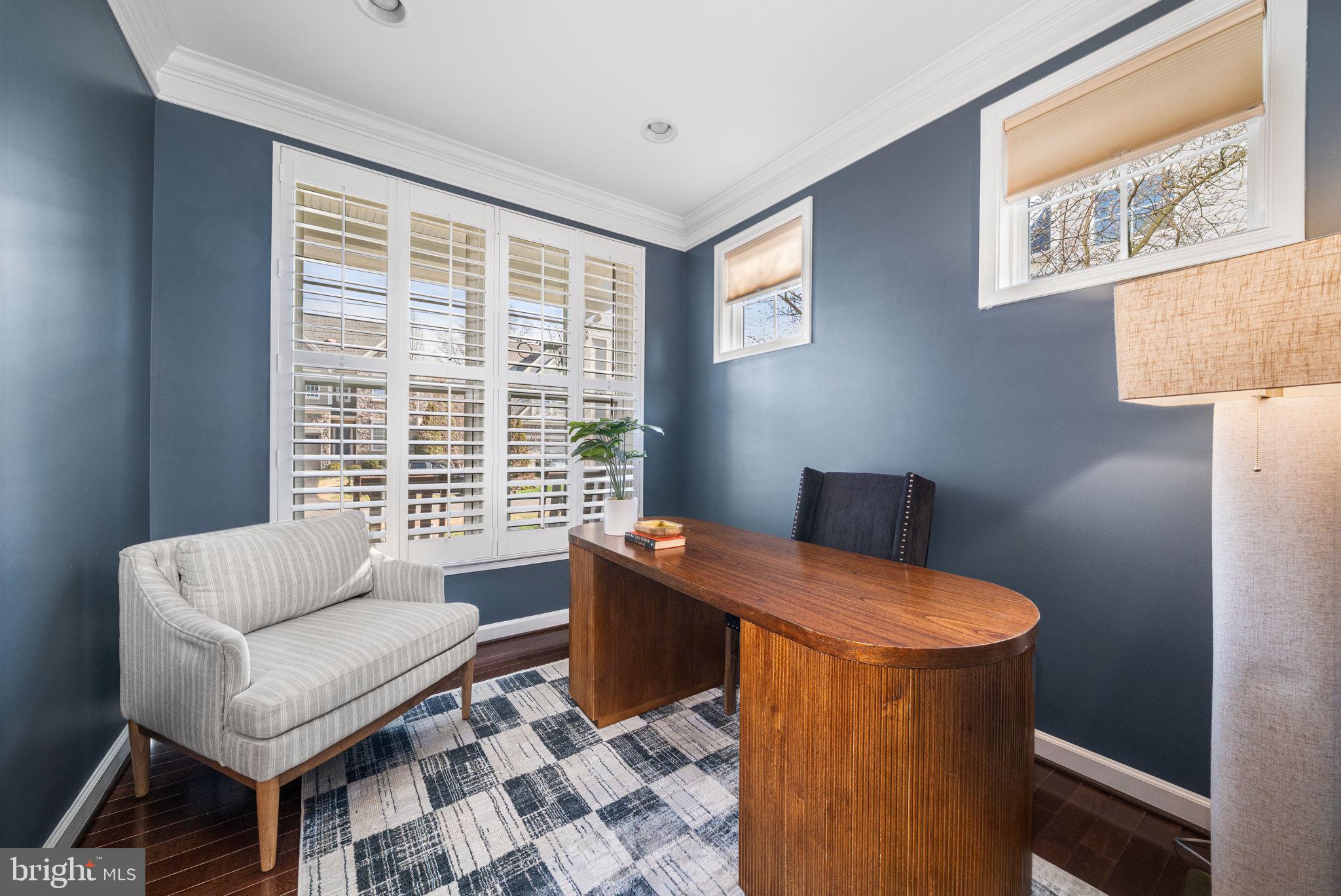 8032 Washington Road Alexandria, VA 22308 - Photo 11 of 50 a room with furniture and a window