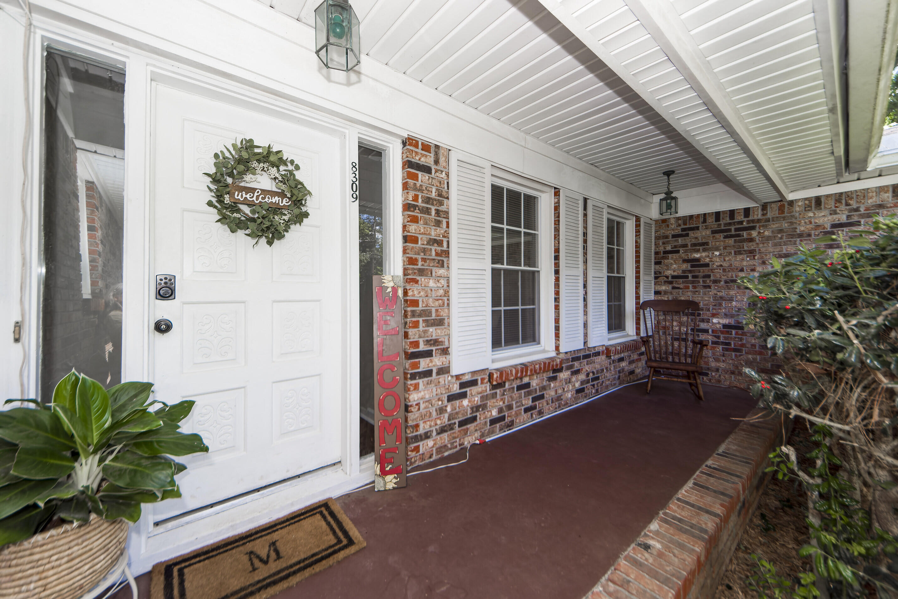 8309 Delhi Road North Charleston, SC 29406 - Photo 3 of 39 03