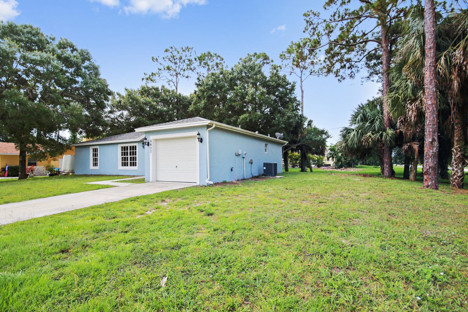 8407 Pensacola Road Fort Pierce, FL 34951 - Photo 4 of 25 3_front_facade
