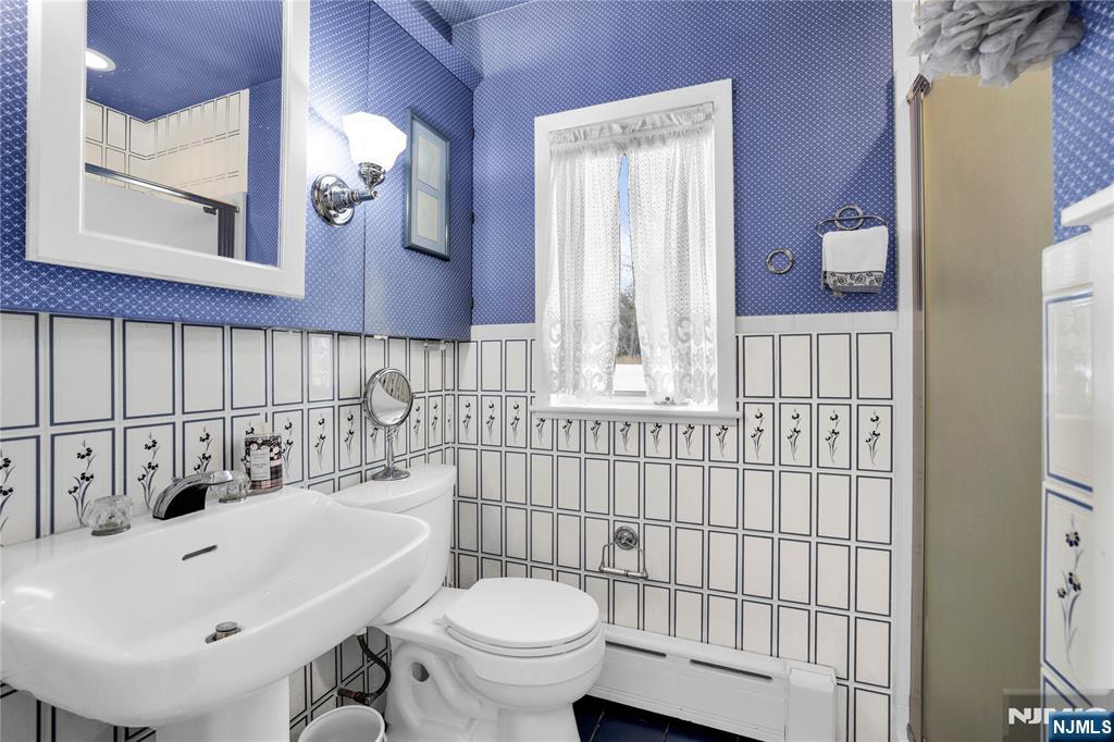 7 Dale Avenue Pompton Plains, NJ 07444 - Photo 17 of 30